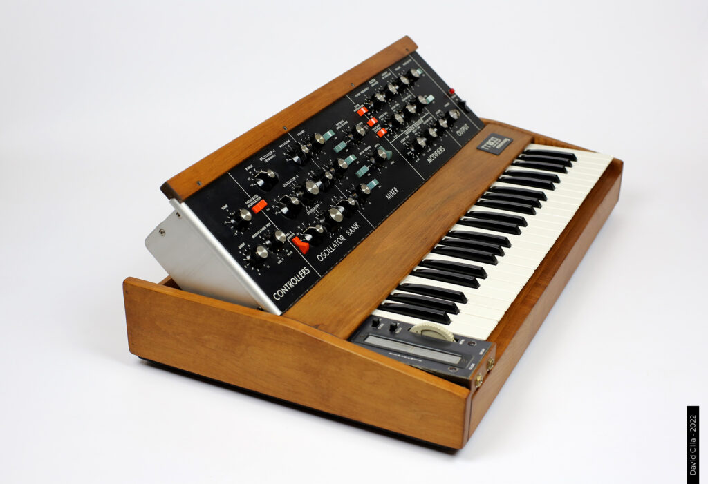 Minimoog Out Of Phase